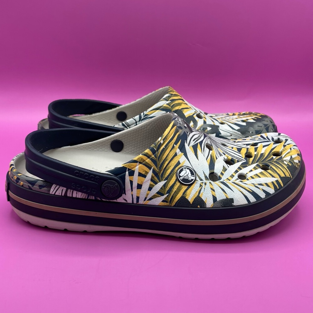 Classic Croc Navy Hawaiian Floral Print Unisex Women's Size 8, Men's Size 6